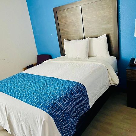 Travelodge By Wyndham Gallipolis Esterno foto