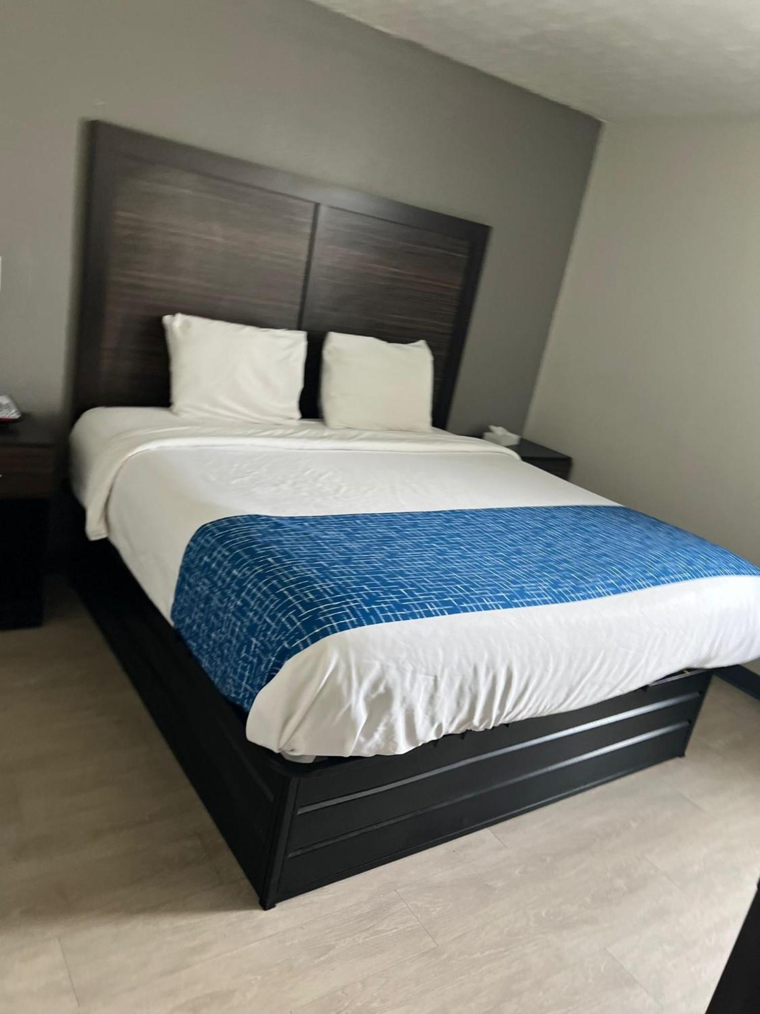 Travelodge By Wyndham Gallipolis Esterno foto